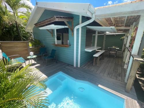Riviere-Salee Casa | Très joli bungalow et sa petite piscine privee