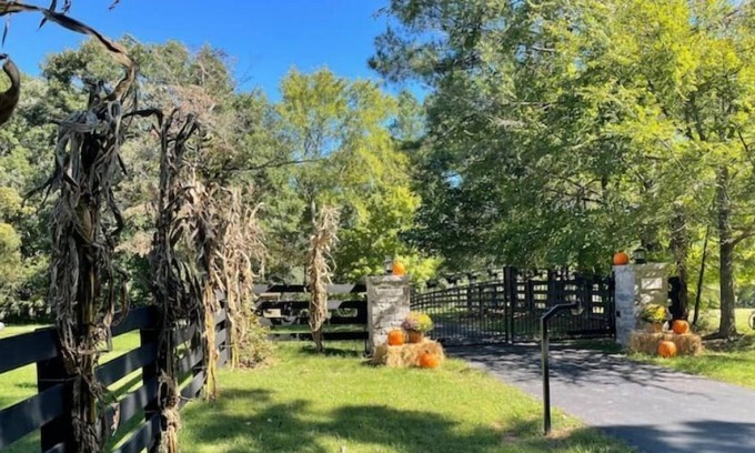 Kedron Casa | Trace Hollow Bunkhouse - peaceful and rustic country getaway near Nashville!