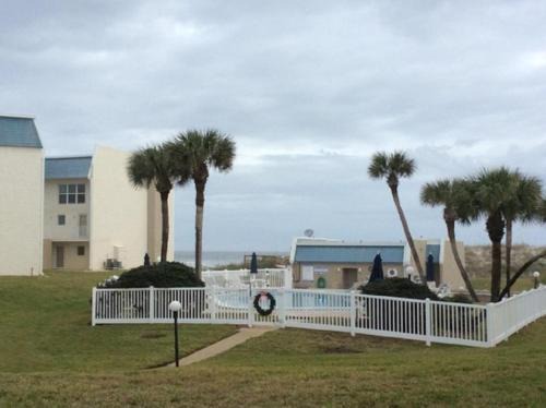 Crescent Beach Apartamento | Tradewinds 151 condo