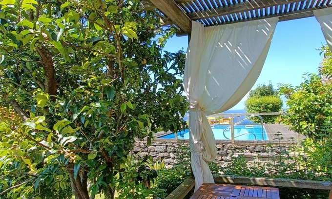 Nordestinho Cabaña | HERMOSA CASA RURAL CON UN BONITO JARDÍN, PISCINA Y INCREÍBLES VISTAS ASOMBROSAS