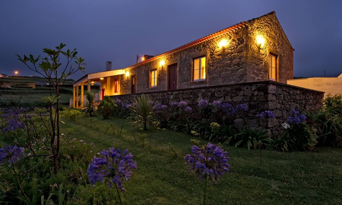 Algarvia Cabaña | TRADICAMPO-CASA DA FONTE-RURAL HOUSE WITH LARGE GARDEN AND ASTONISHING VIEWS.