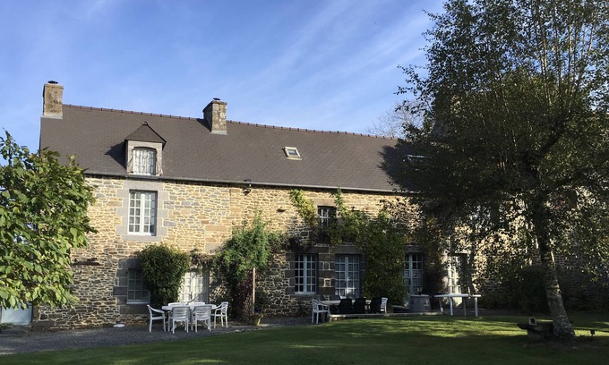 Saint-Pierre-de-Plesguen Otro | Traditional French farmhouse in Brittany