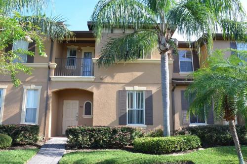 Regal Palms Casa | Traditional 3 Bed 2.5 Bath Townhome
