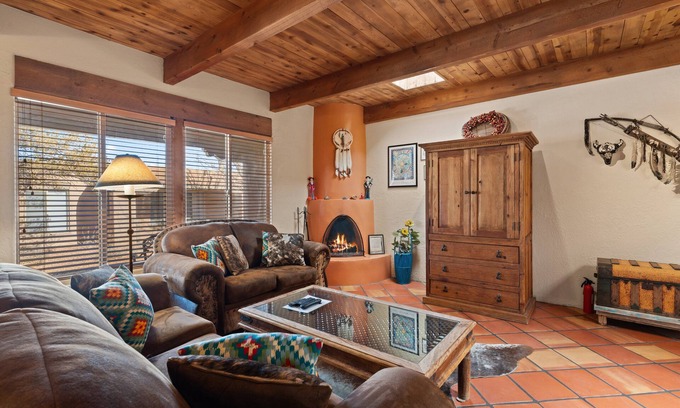 Northeast Santa Fe Hotel | Traditional, Beautiful, Relaxing Downtown Condo At Fort Marcy