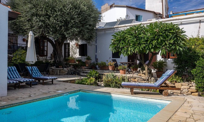 Maroni Casa | Casa de carácter tradicional en el pueblo virgen de Chipre para 7 personas piscina privada