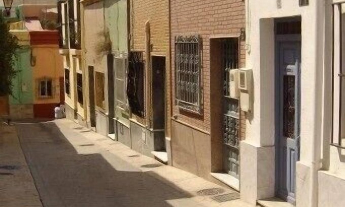 Almeria Centro Casa | Casa en zona histórica el puerto y el castillo ( en opcion parking sabanas)