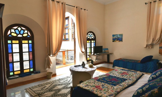 Meknes Medina Cama Y Desayuno | Riad tradicional con confort moderno 6/8 per en el corazón de la medina.