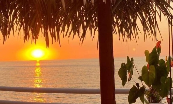 Zona sur Apartamento | Traditional Sierra Leon Oceanfront Rooms