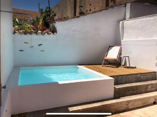 Portimao City Centre Casa | Traditional townhouse with private patio and pool