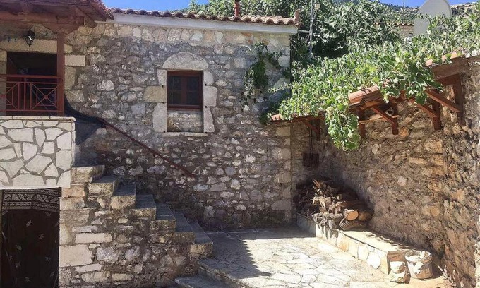 Karya Casa | Traditional village house on Argolis for 6 persons