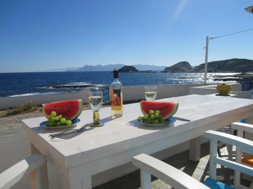 Mandrakia Casa | Traditional Waterfront House