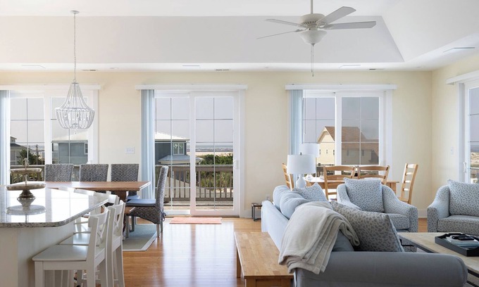 The Point Casa | Traigh Point: Oceanview and Soundview, 4BR, 3.5BA, Elevator!