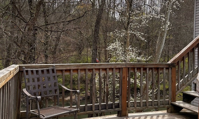 Freeman Apartamento | Trail 10 Hideaway, Entire Apartment in Freeman, WV