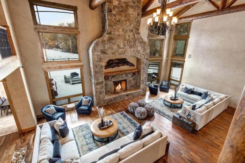 Oakley Casa | Trail Creek Canyon Ranch 1055 by Moose Management