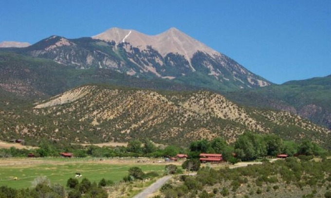 Spanish Valley Cabina | Trail's End: acomoda hasta 4. $ 175 por noche y admite mascotas
