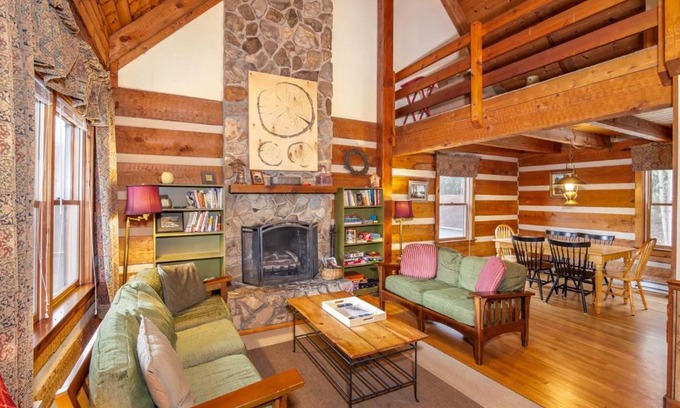 Boone Casa | Trailhead Cabin