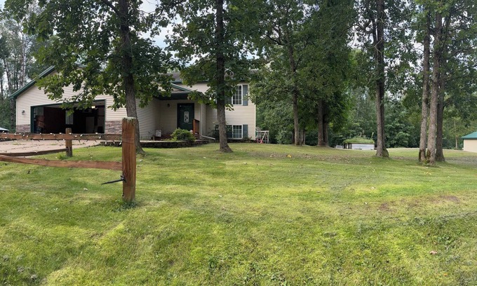 Deerwood Casa | Trailhead retreat is located near trails, lakes and near Heartland Hockey Camp.