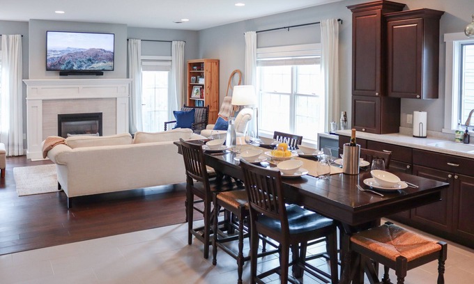 Ellicottville Casa | Trail’s End: Large, modern, 10min walk to town, ultra-fast Wi-Fi, heated floors!