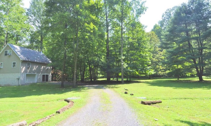Great Cacapon Casa | Bienvenido a Trail's End River Retreat - A Sweet Escape