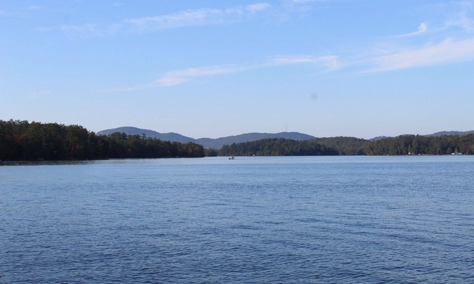 Norway Cabina | Trailside cabin w/ sauna, minutes to town & lake, skiing nearby. Pet Friendly!