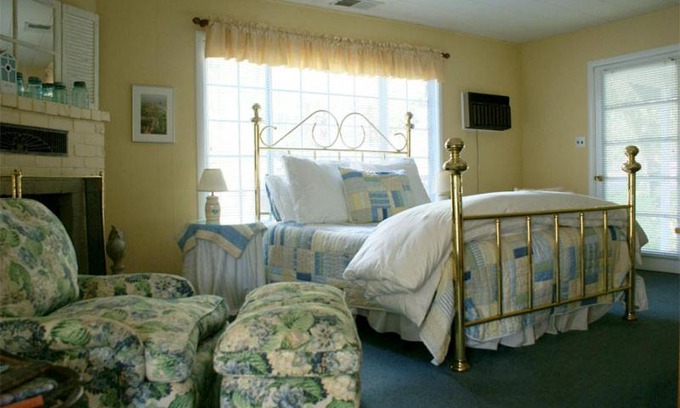 Calistoga Cama Y Desayuno | Trailside Inn Bed and Breakfast