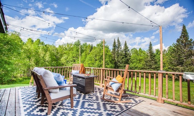 Pittsburg Casa | Trailside Lodge - Direct Trail Access with Game Table, New AC