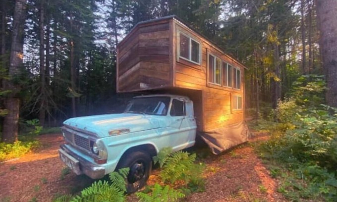 Travelers Rest Cabina | Trailside Tiny Home Cozy Cabin Retreat