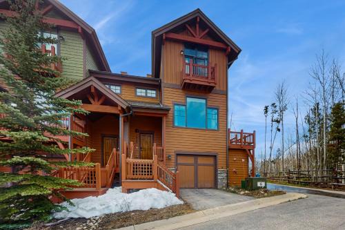 Bear Crossing Casa | Trailside Tranquility