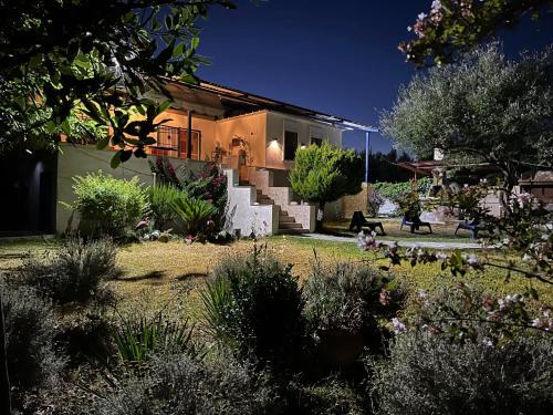 Nea Propontida Casa | Train House