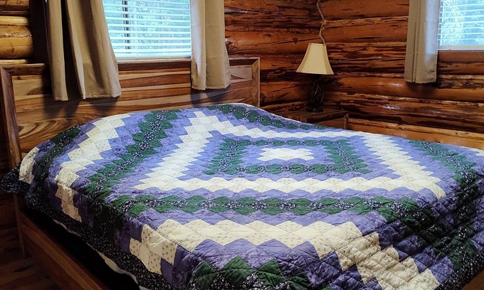 Libby Cabina | Tranquil 1-bedroom in Libby
