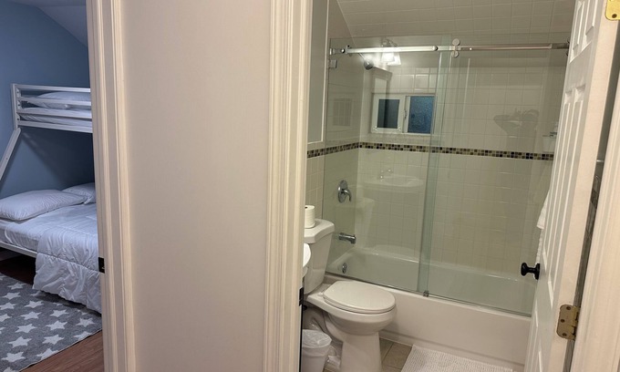 North Ironbound Casa | Tranquil 2-bedroom house in Newark with AC, WiFi