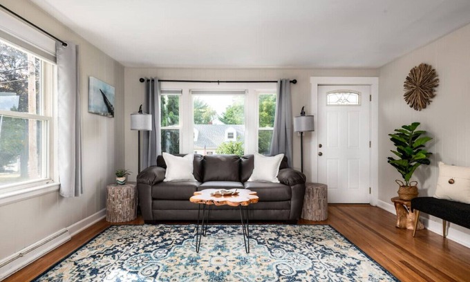 South Portland Casa | Tranquil 3B Residence: Near Downtown Portland