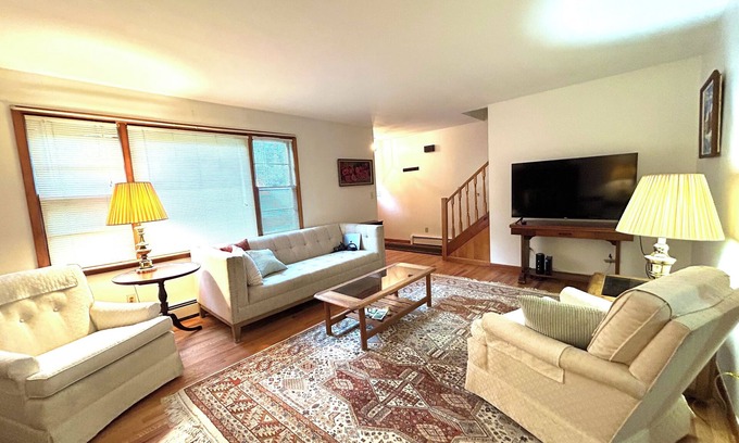 Fort Montgomery Casa | Tranquil 4-bedroom home, 2 miles from West Point, loaded with amenities