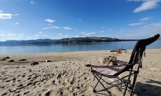 Fruitland Cabina | Acogedora cabaña privada con vista al lago Roosevelt!
