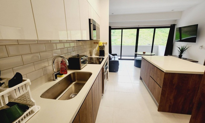 Guachipelín Apartamento | Tranquil apartment/office in amazing Guachipelin Escazu AC, WiFi and parking