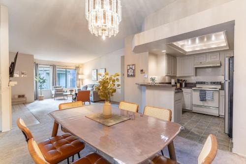 Northwest Bellevue Apartamento | Tranquil Apt 2 King Suites Pet Friendly near DT Bellevue