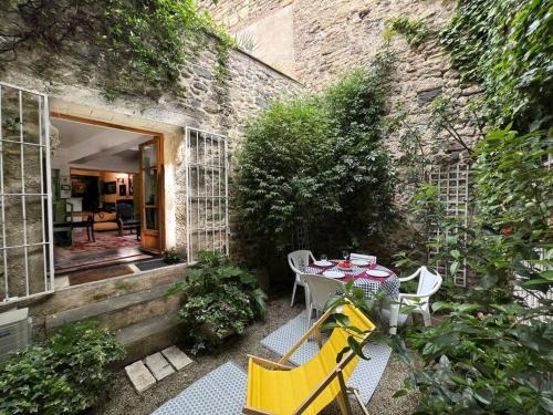 Pezenas Apartamento | Tranquil apt with patio, Pézenas historic centre