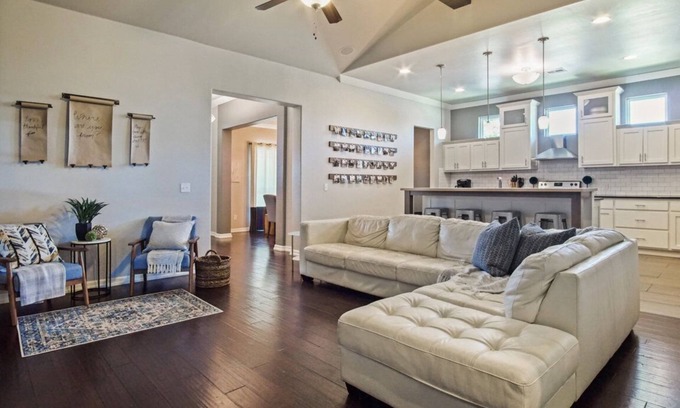 Oklahoma City Casa | Tranquil Backyard, Clean Open-Concept, Fresh Decor, Great Location, Nice Kitchen
