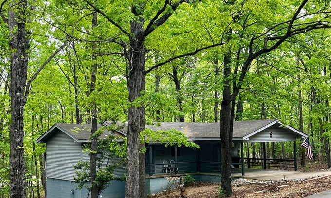 Hot Springs Village Casa | Tranquil Cabin like home in Hot Springs Village.
