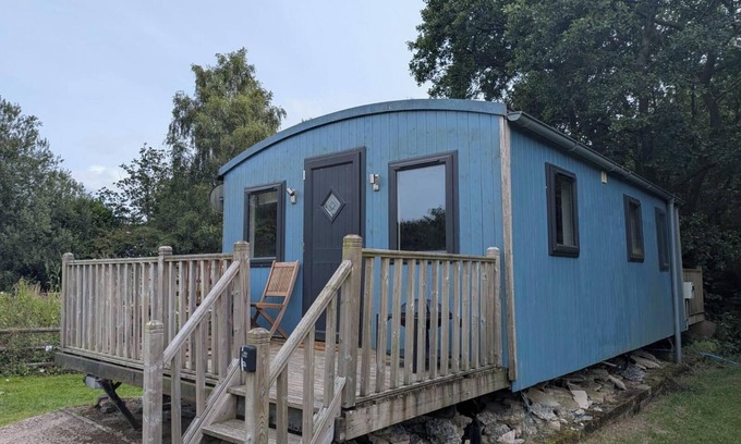 Llanfair Caereinion Cabina | Tranquil Cabin Retreat in Welshpool