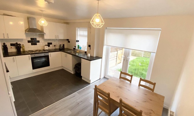 Atherton Casa | Tranquil Charming Stay