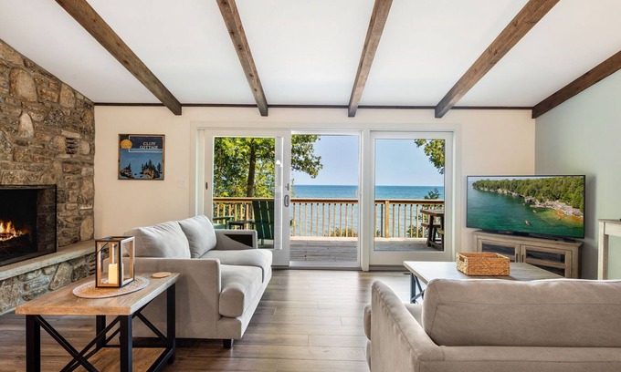 Jacksonport Casa | Tranquil Cliff Cottage - Northern Door County