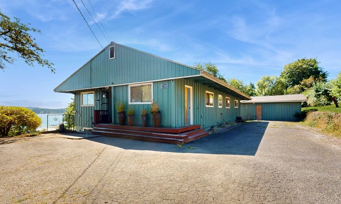 Poulsbo Casa | Tranquil Coastal Retreat Between Silverdale and Historic Downtown Poulsbo