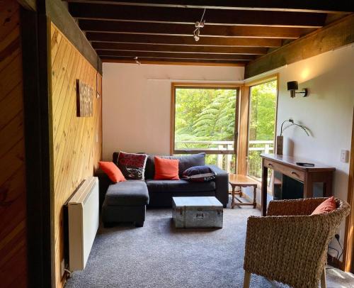Lower Hutt Apartamento | tranquil cosy bush cabin