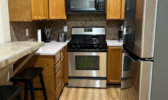Bremerton Cabaña | Tranquil cottage with mountain views