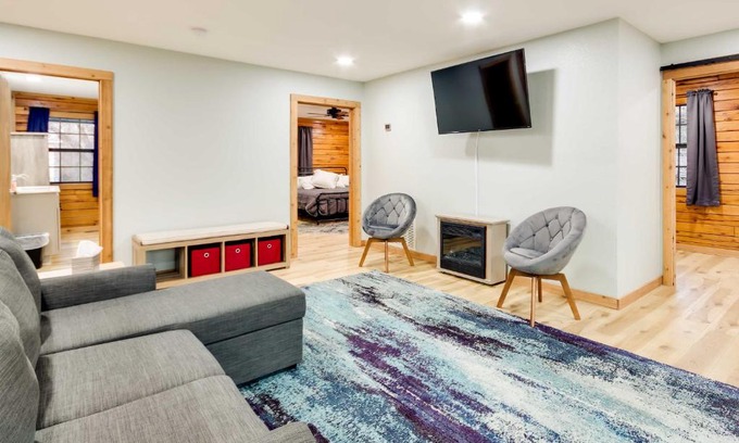 Pineville Casa | Tranquil Creekside Hideout Families Welcome!