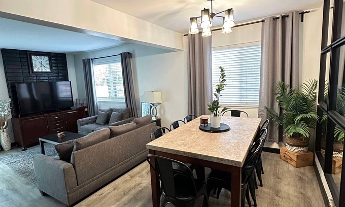 Vallejo Casa | Tranquil Escape: 4-Bedroom Home with Modern Amenities and pool