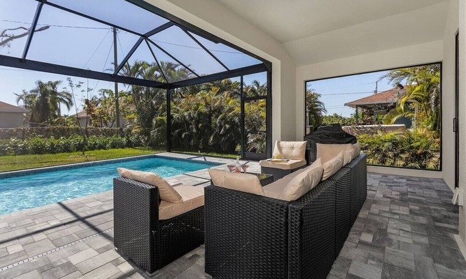 Trafalgar Casa | Tranquil Escape*Modern Pool Home