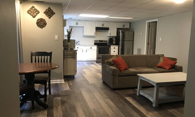 Prosperity Church Road Apartamento | Tranquil Escape ~ Modern 1BD Suite en Greenway