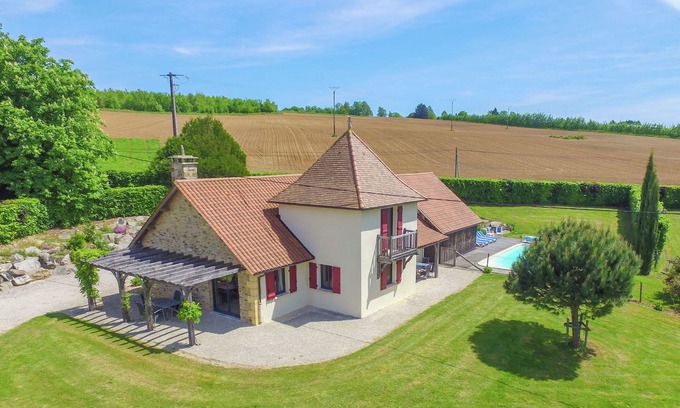 Saint-Medard-d'Excideuil Villa | Chalet de lujo con sauna privada y piscina